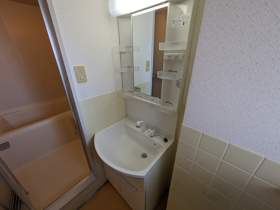 シャワー付き洗面台