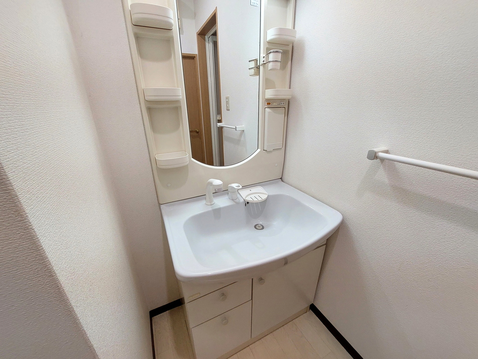 シャワー付洗面化粧台