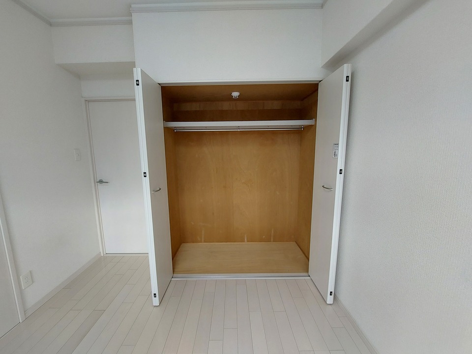 クローゼット（洋室5.5帖）