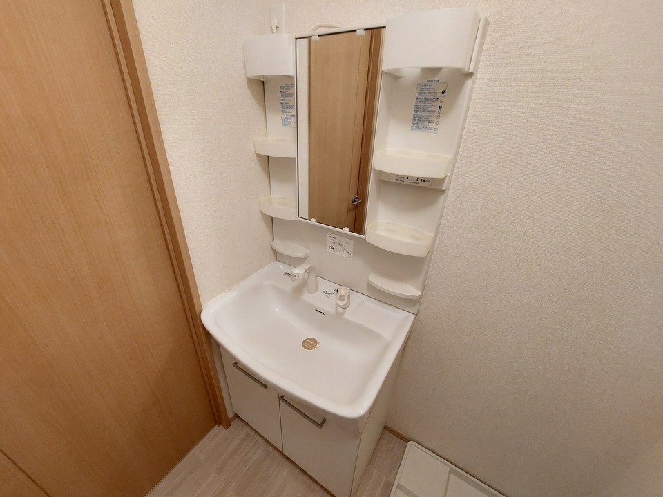 シャワー付洗面化粧台