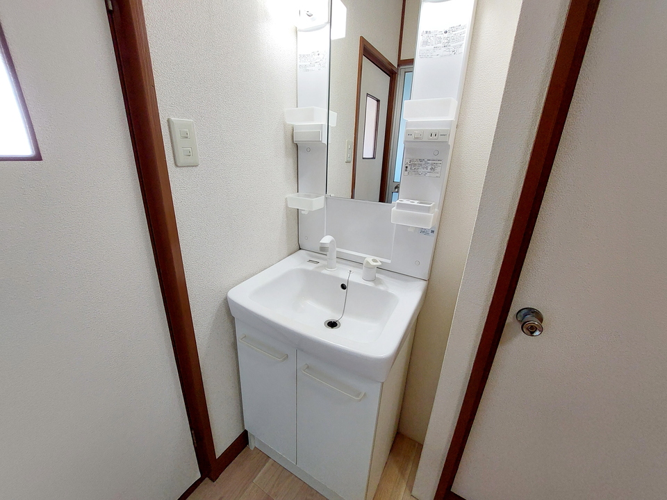 シャワー付洗面化粧台