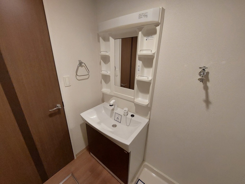 シャワー付洗面化粧台