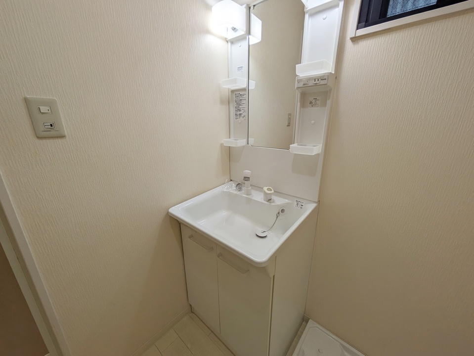 シャワー付洗面化粧台