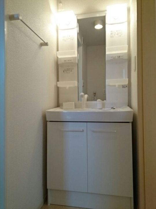 シャワー付洗面化粧台