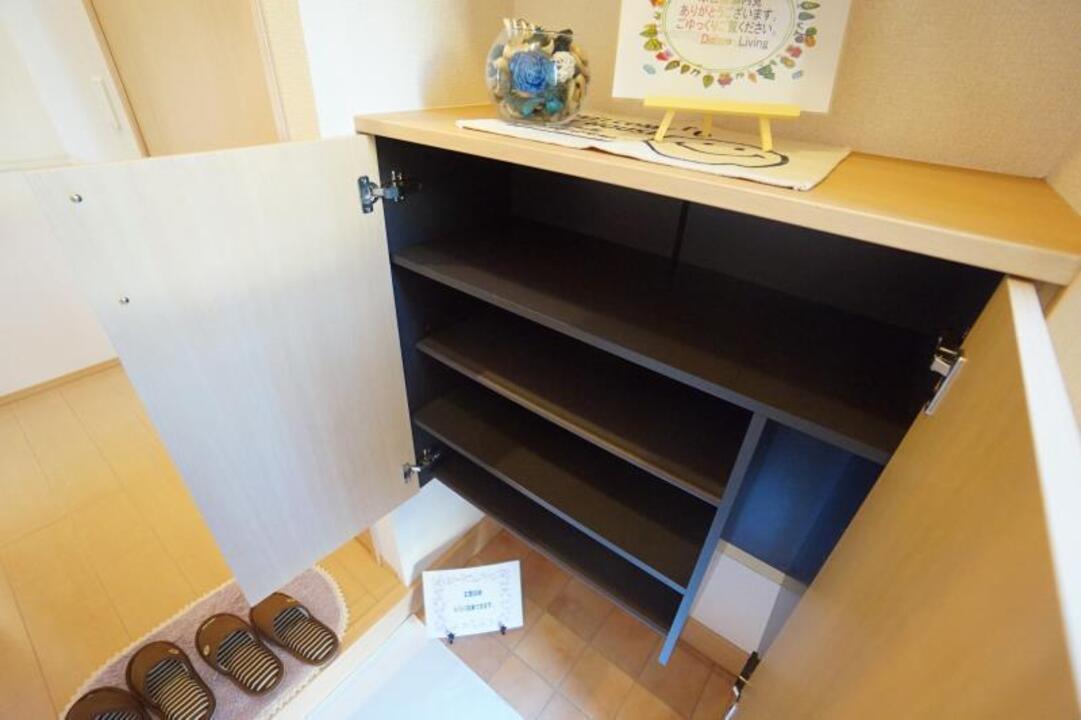 シューズボックス