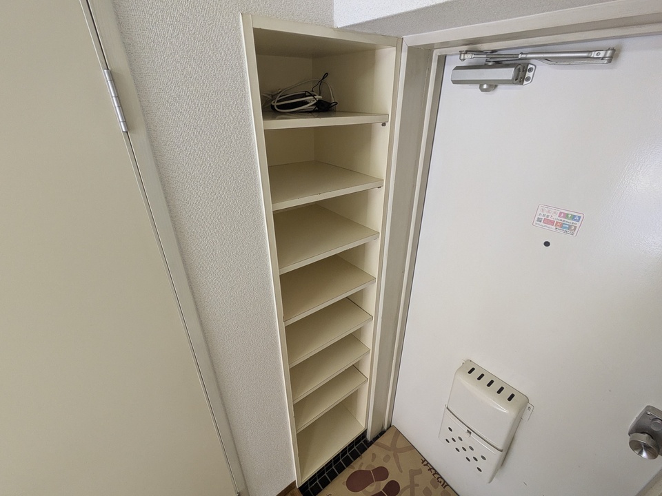 シューズボックス