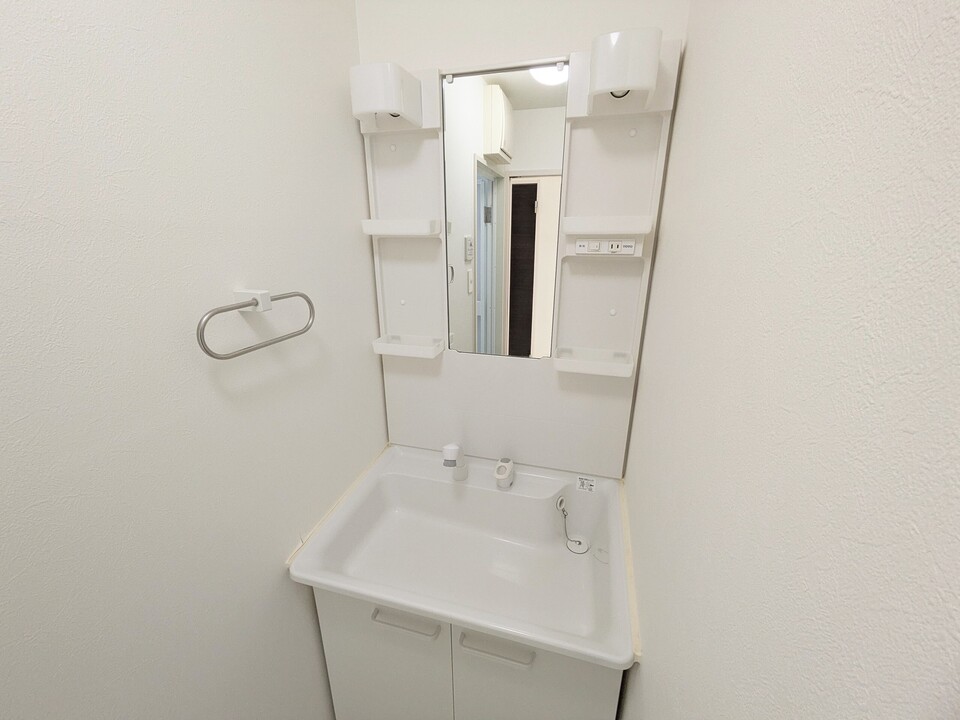 シャワー付洗面化粧台