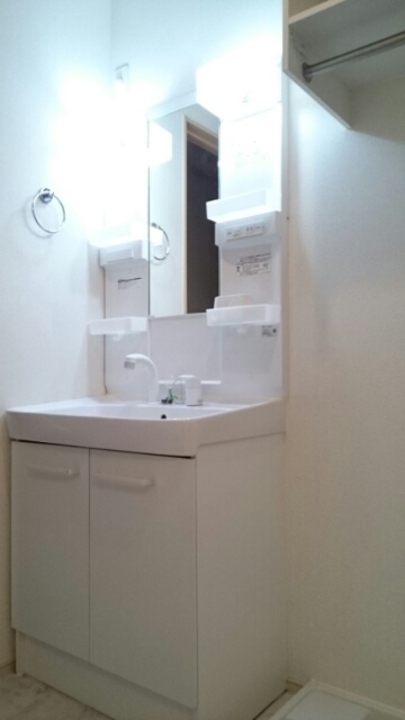 シャワー付洗面化粧台