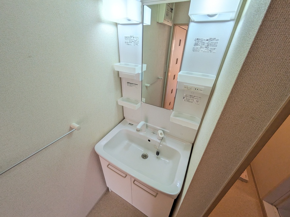 シャワー付洗面化粧台