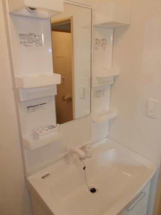 シャワー付洗面化粧台