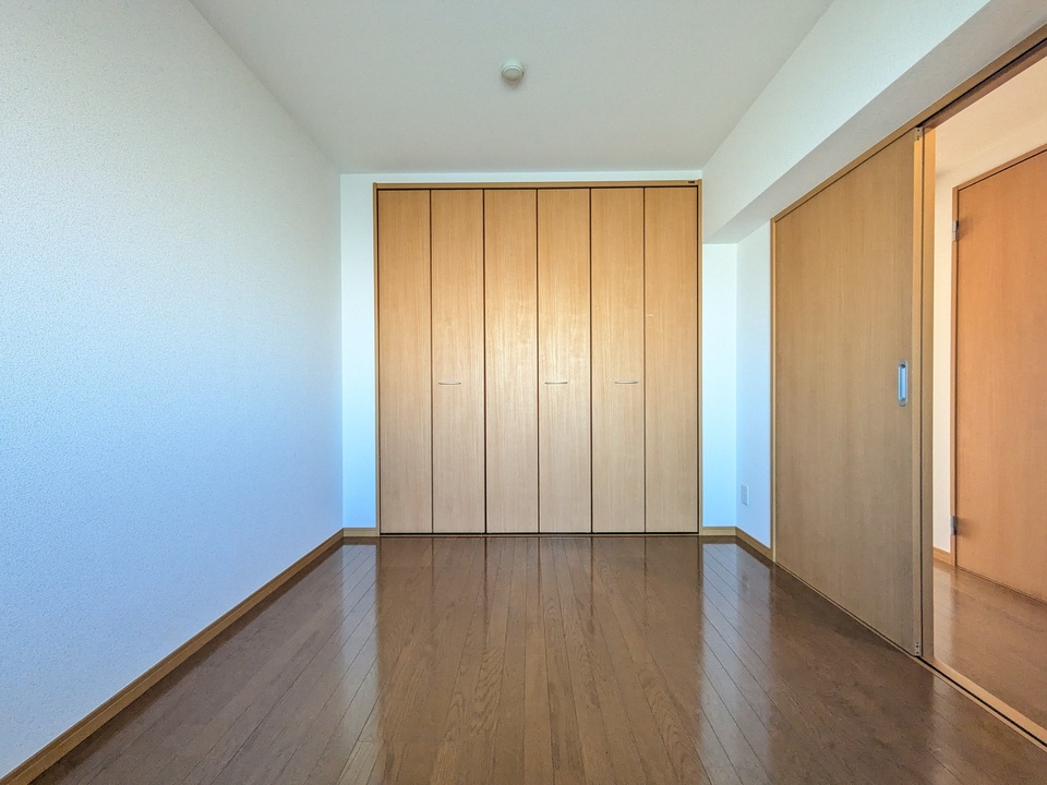 洋室（北東側）