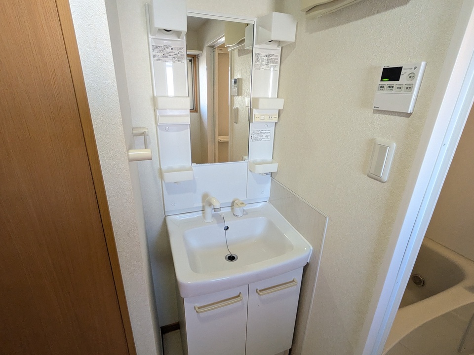 シャワー付洗面化粧台