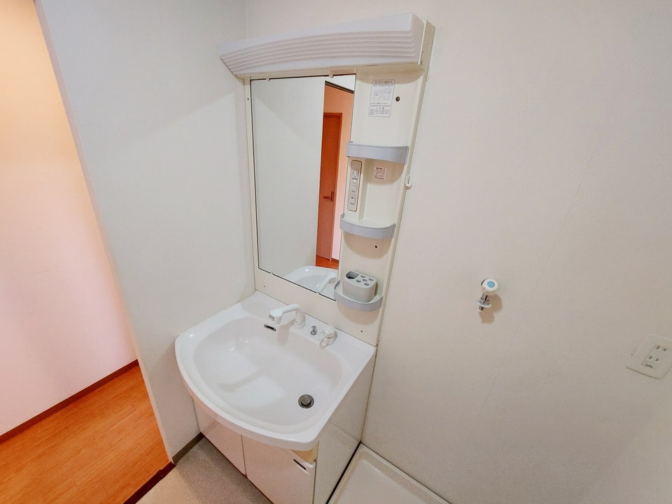 シャワー付洗面化粧台