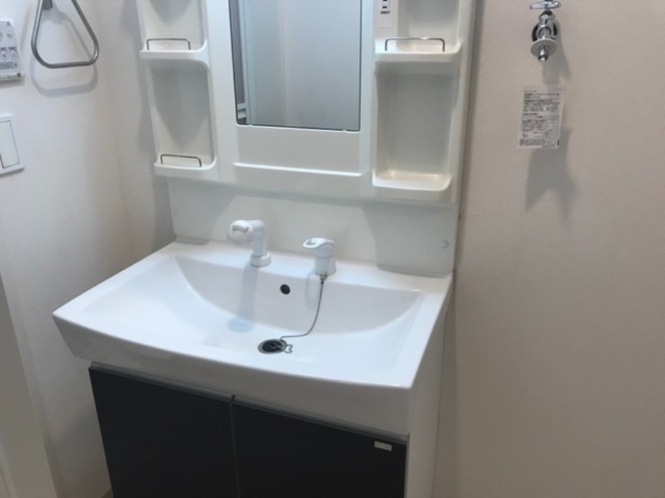 シャワー付洗面化粧台
