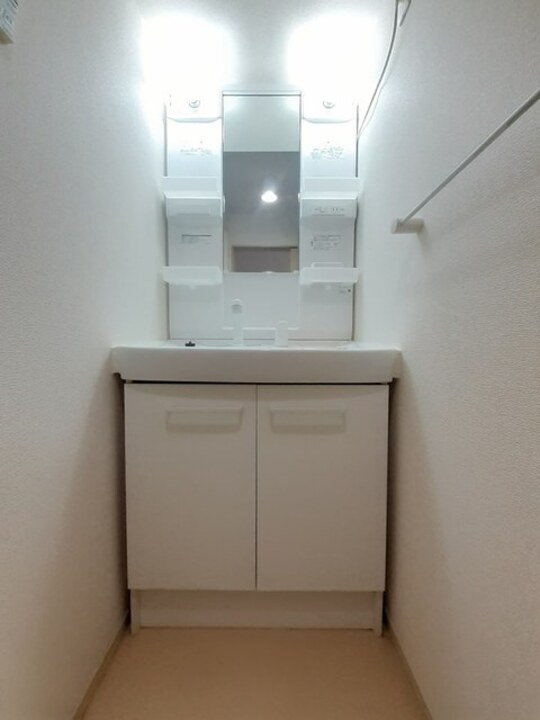 シャワー付洗面化粧台
