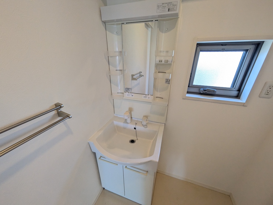 シャワー付洗面化粧台