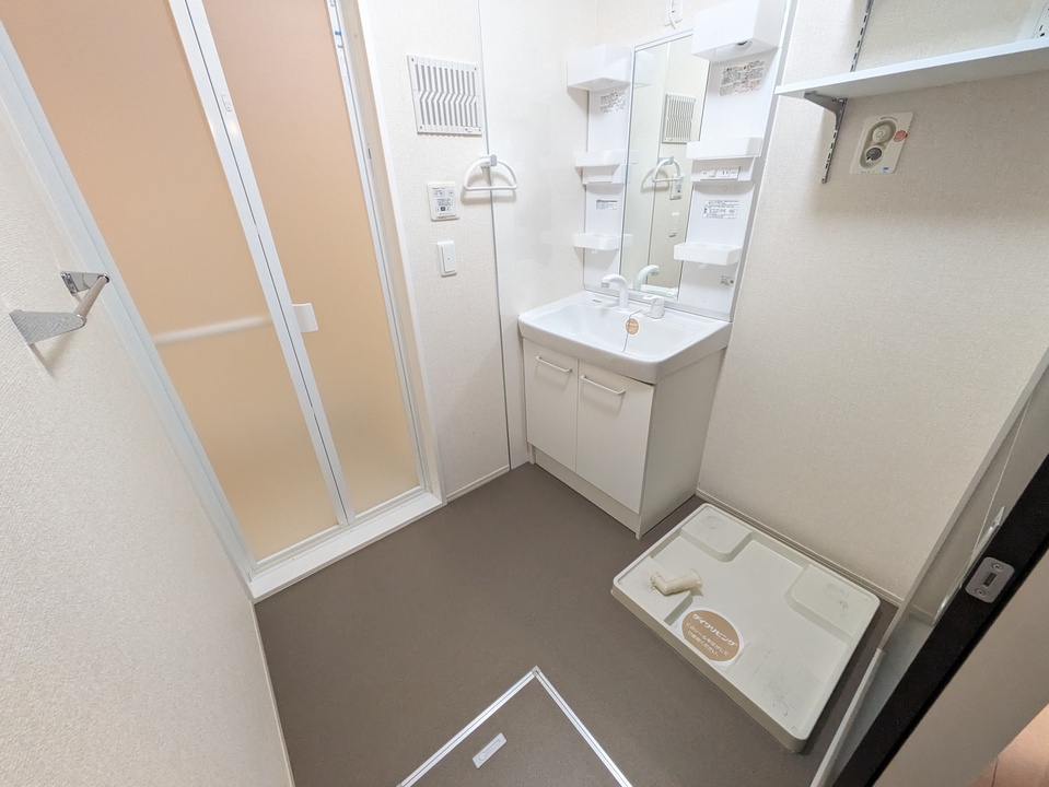 シャワー付洗面化粧台
