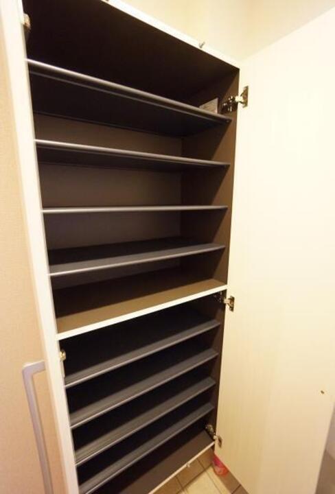 シューズボックス