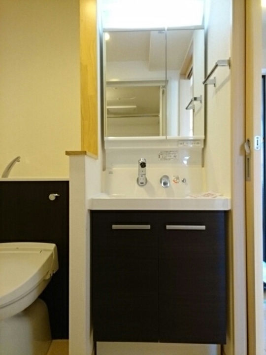 シャワー付洗面化粧台