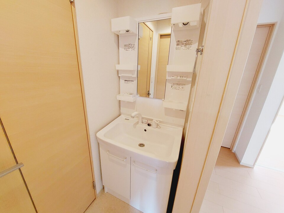 シャワー付洗面化粧台