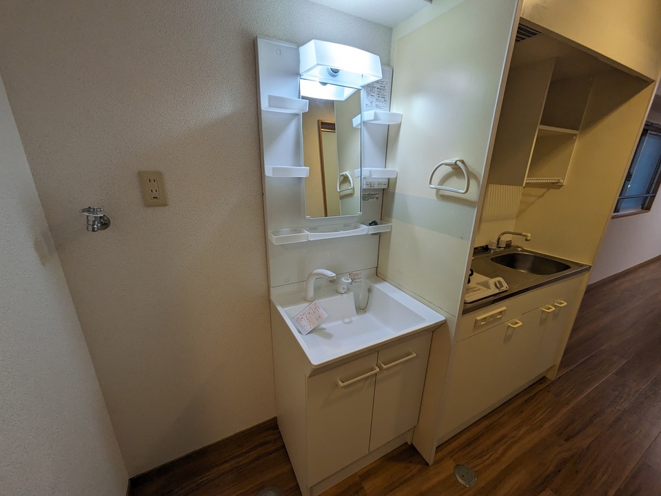 シャワー付洗面化粧台
