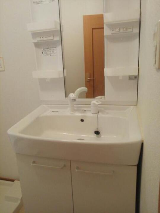 シャワー付洗面化粧台