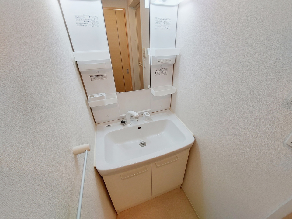 シャワー付洗面化粧台