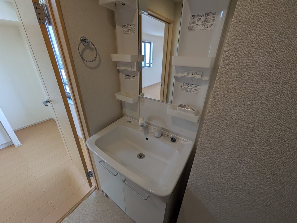 シャワー付洗面化粧台