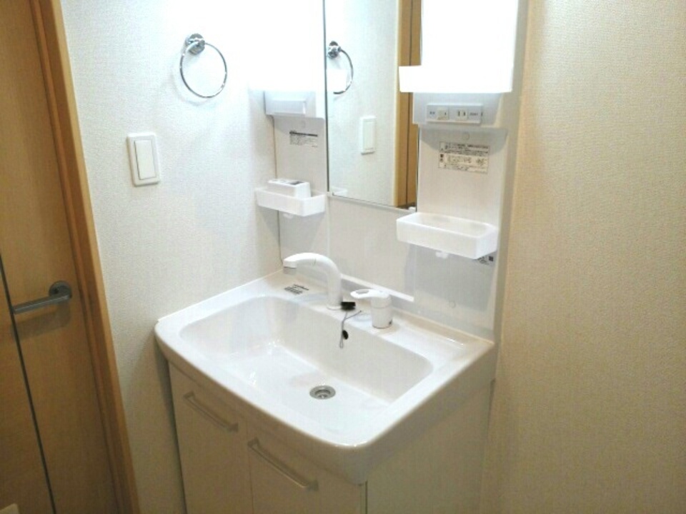 シャワー付洗面化粧台