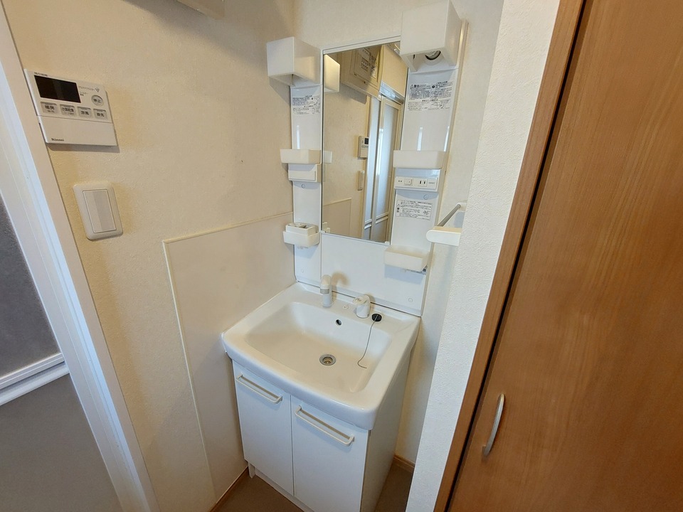 シャワー付洗面化粧台