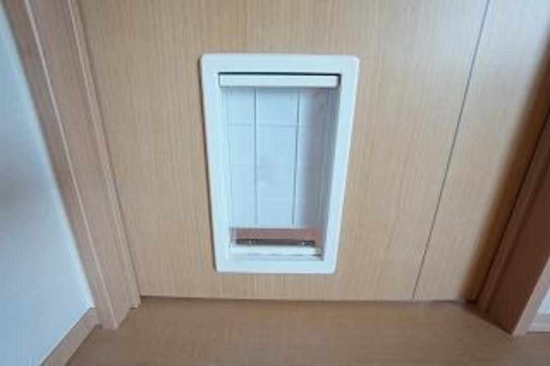 ペット出入口扉