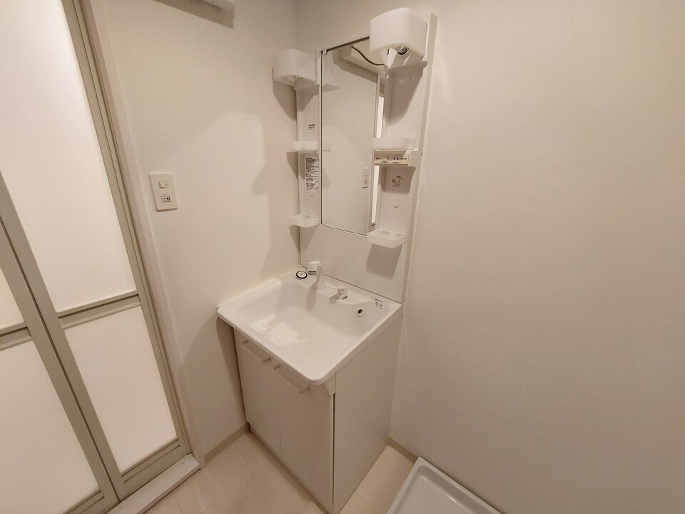 シャワー付洗面化粧台