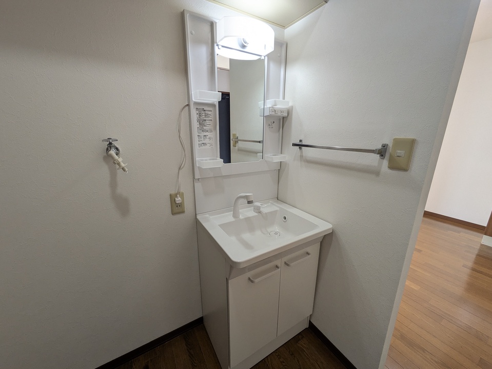 シャワー付洗面化粧台