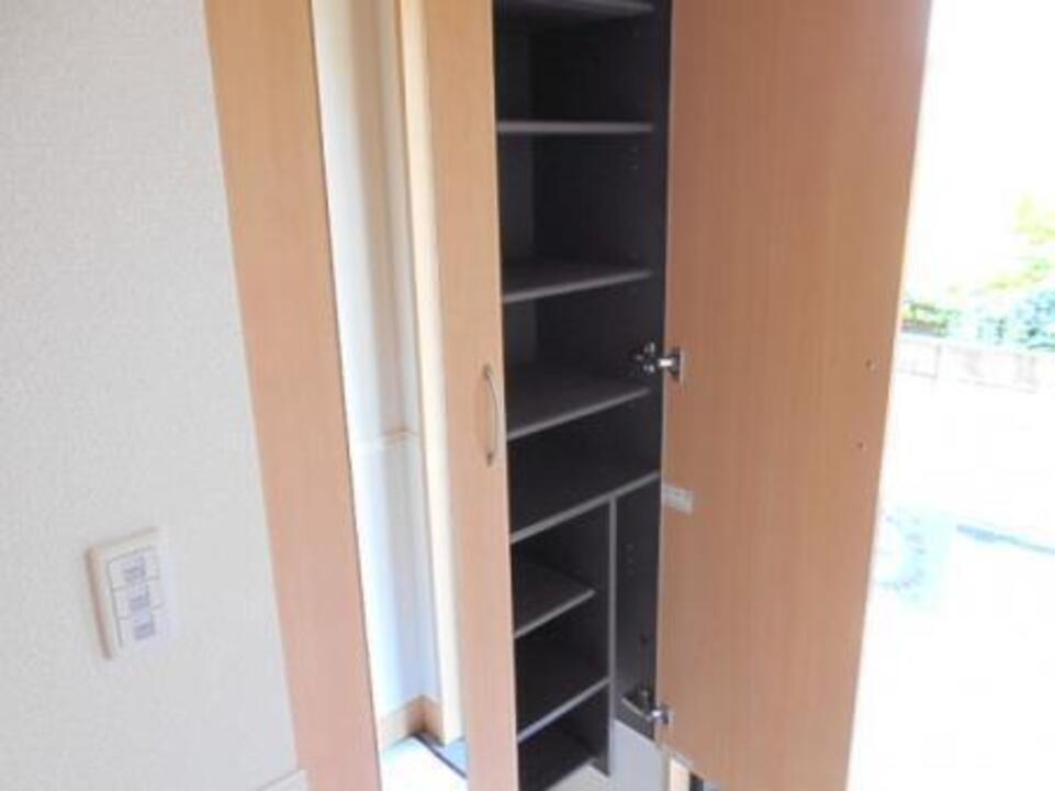 シューズボックス