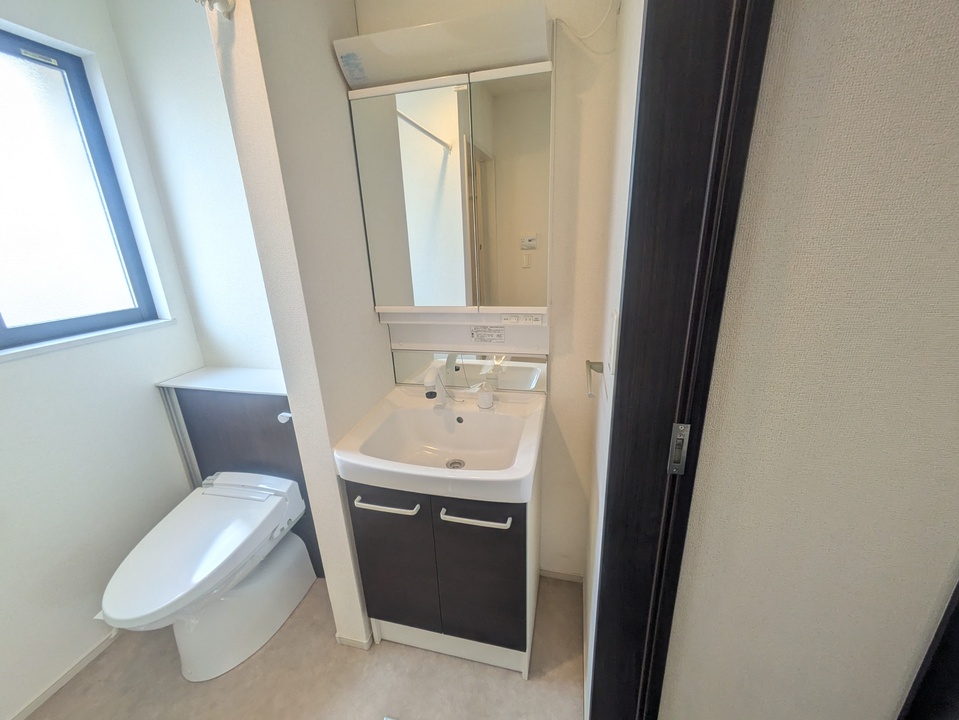 シャワー付洗面化粧台