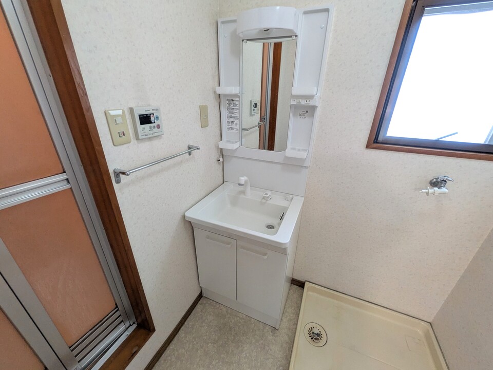 シャワー付洗面化粧台