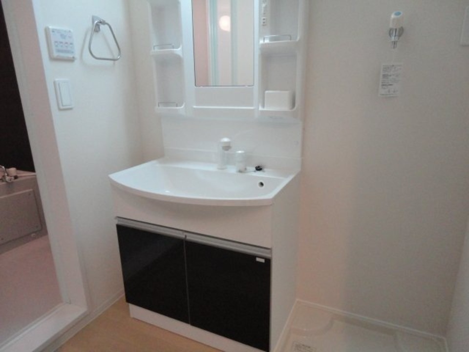 シャワー付洗面化粧台