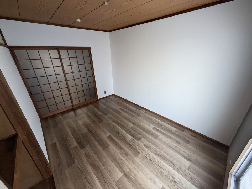 洋室(西)