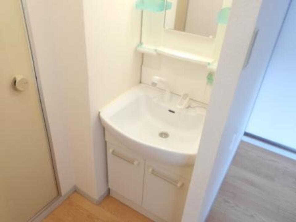 シャワー付洗面化粧台