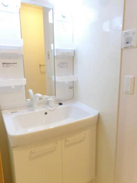 シャワー付洗面化粧台