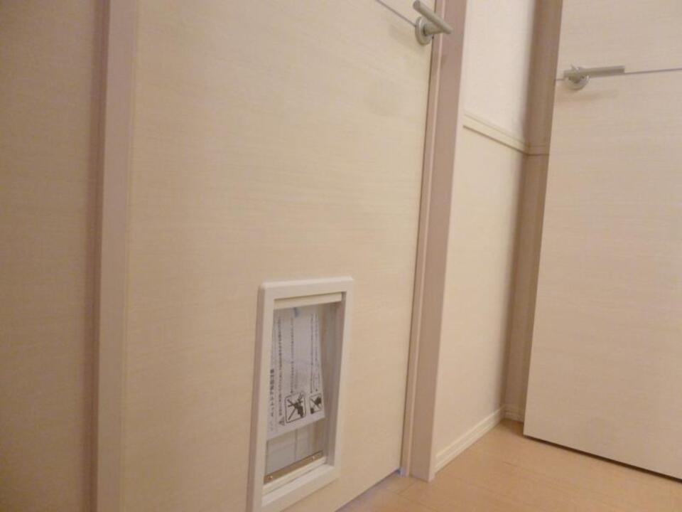 ペット出入口扉