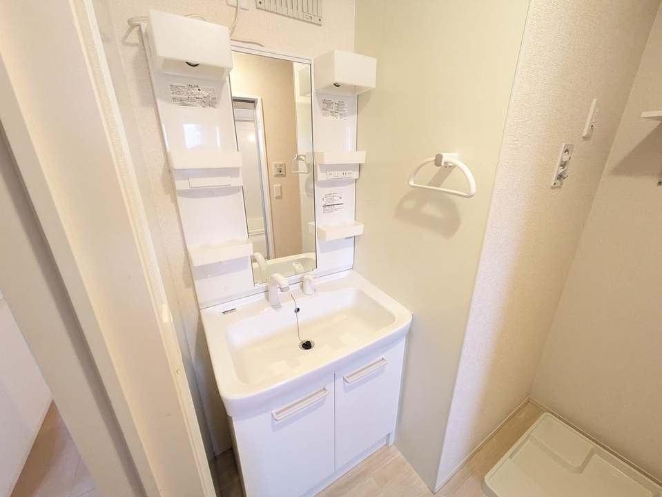 シャワー付洗面化粧台