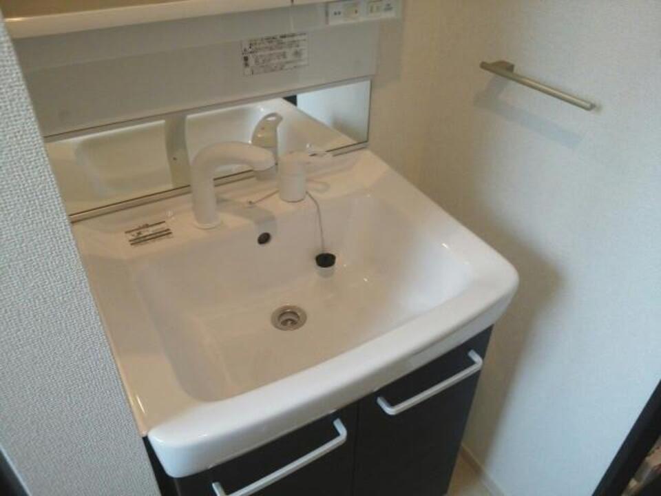 シャワー付洗面化粧台