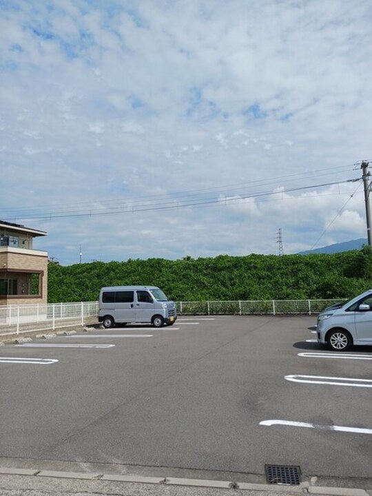 追加画像10(駐車場)