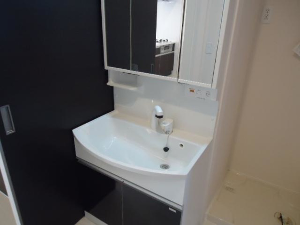 シャワー付洗面化粧台