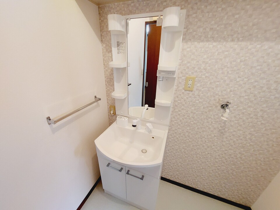 シャワー付洗面化粧台