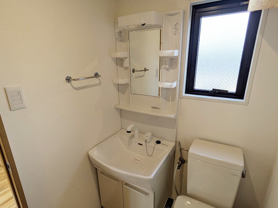 シャワー付洗面化粧台