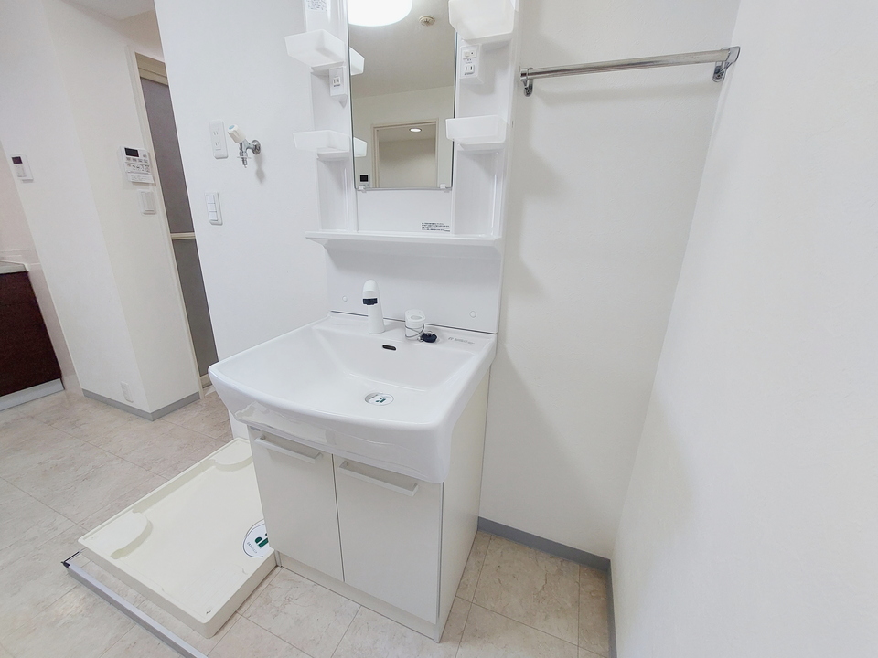 シャワー付洗面化粧台