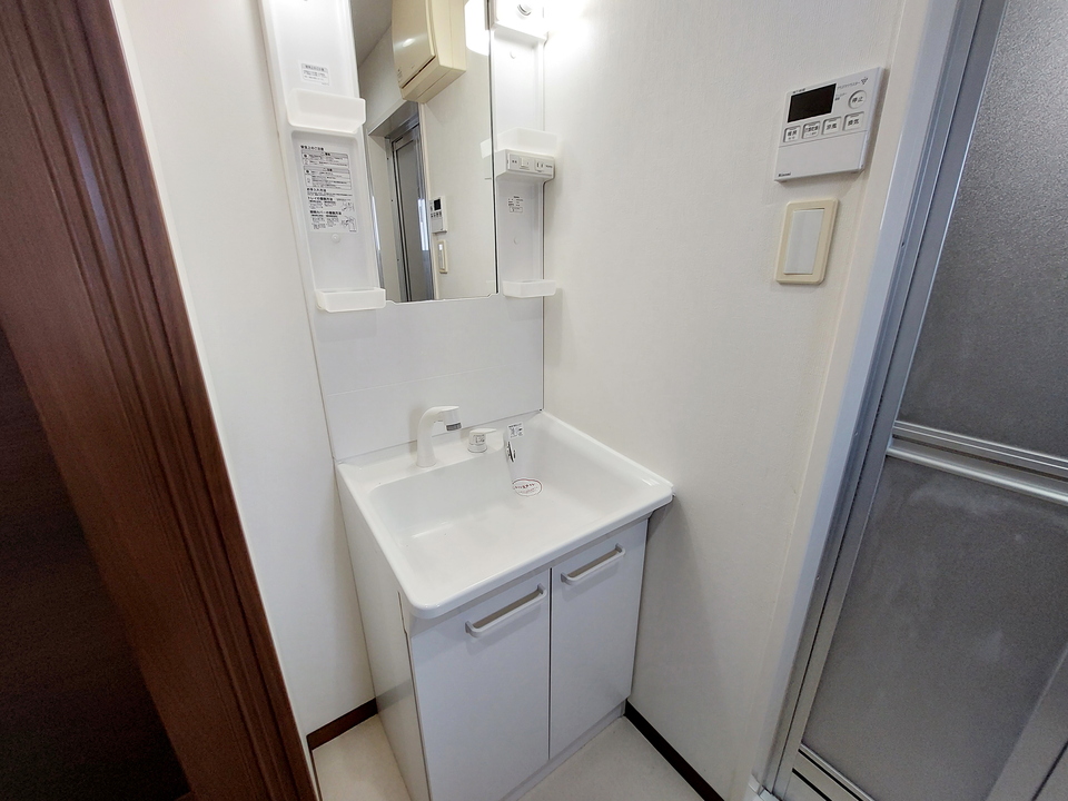 シャワー付洗面化粧台