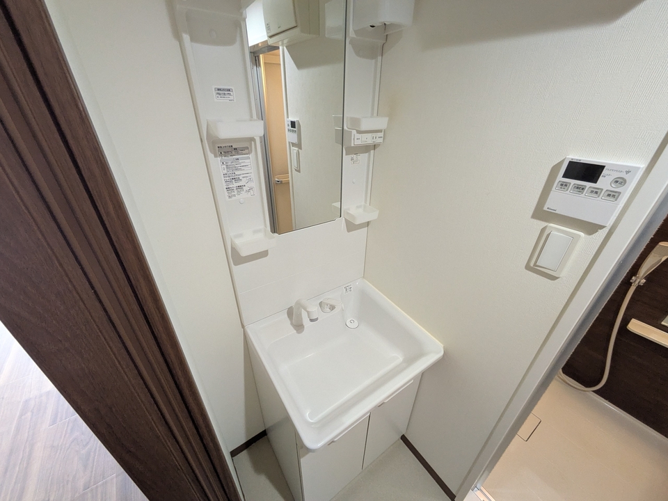 シャワー付洗面化粧台